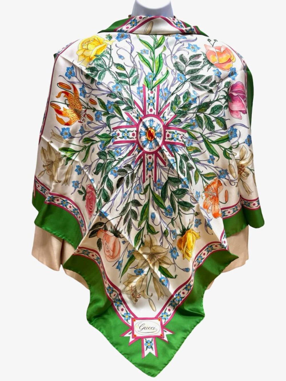 Beautiful Gucci V. ACCORNERO Floral Silk Satin Scarf  Green Beige Pink Flora (22 - Picture 12 of 16